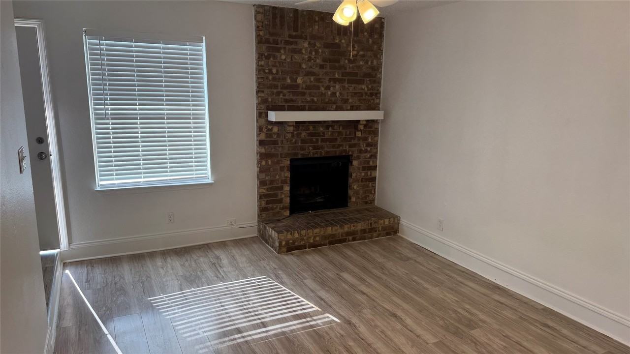 801 Bluebonnet Dr #B - Photo 2 of 8
