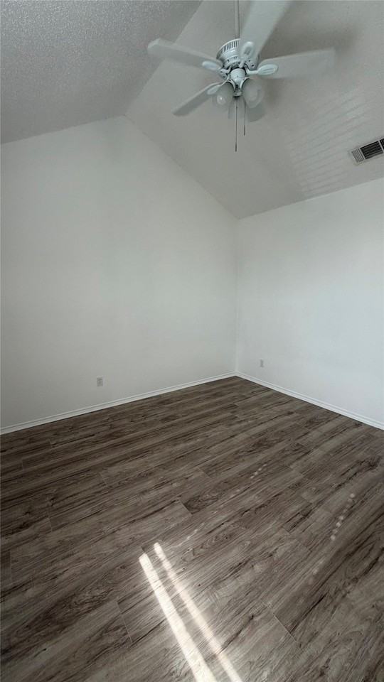 801 Bluebonnet Dr #B - Photo 5 of 8