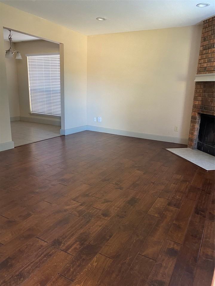7720 Kings Ridge Rd - Photo 2 of 16