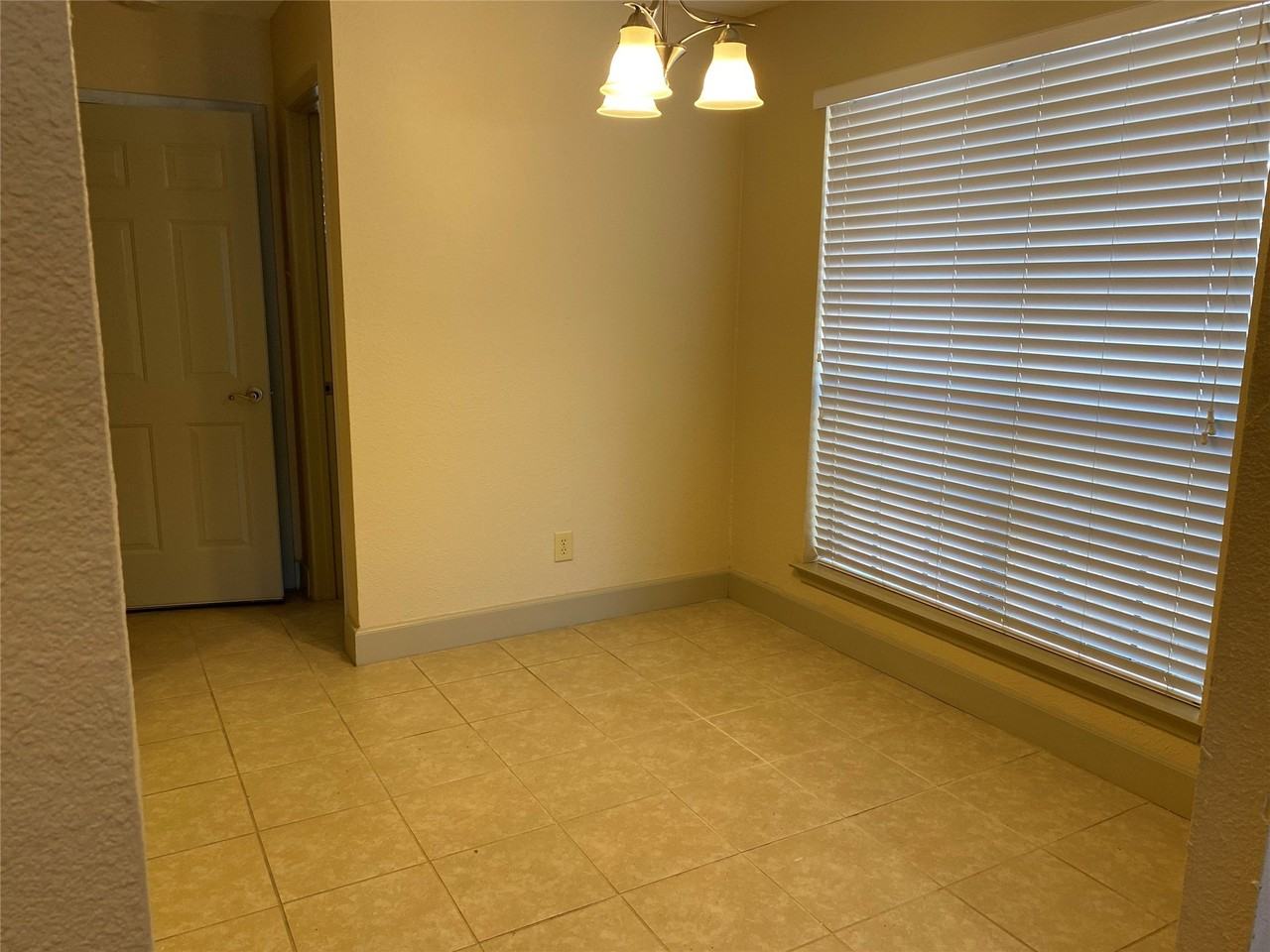 7720 Kings Ridge Rd - Photo 7 of 16