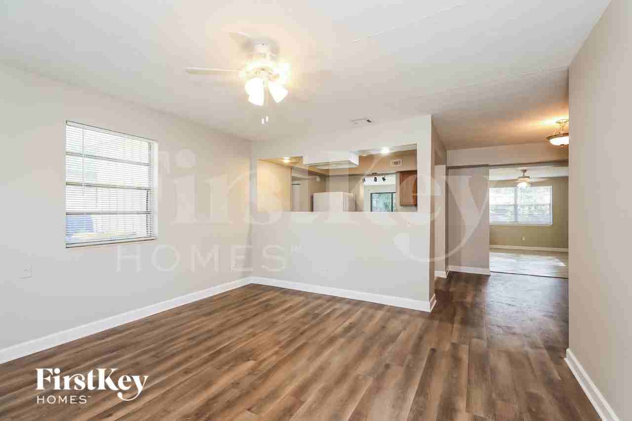 3204 Rogero Rd - Photo 4 of 19