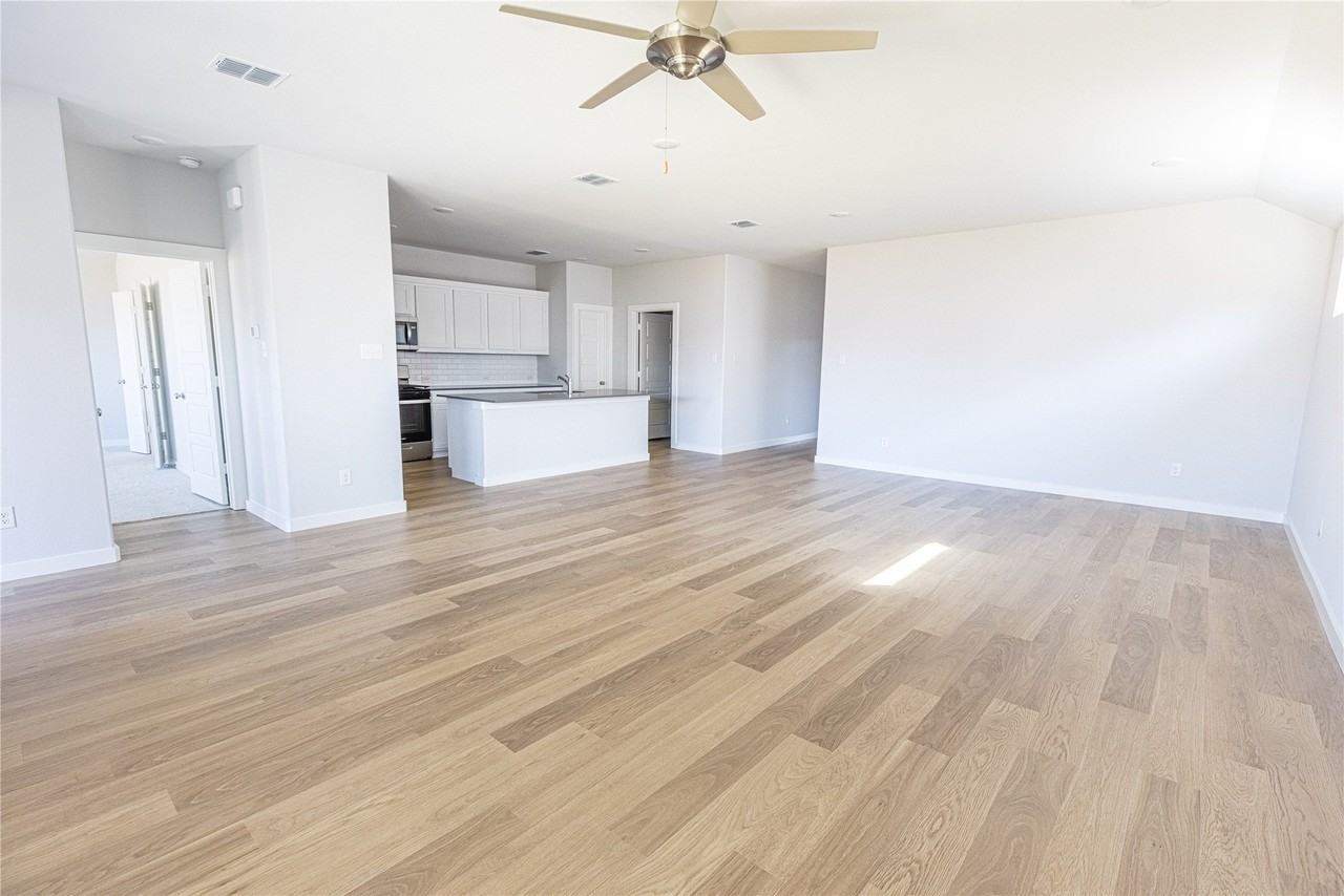 6732 Denim Dr - Photo 5 of 23