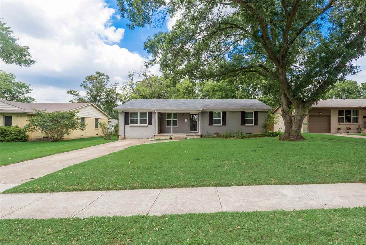 438 Daniel St