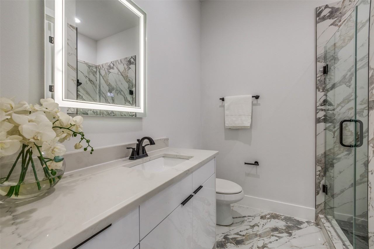 2714 N Carroll Ave #101 - Photo 6 of 26