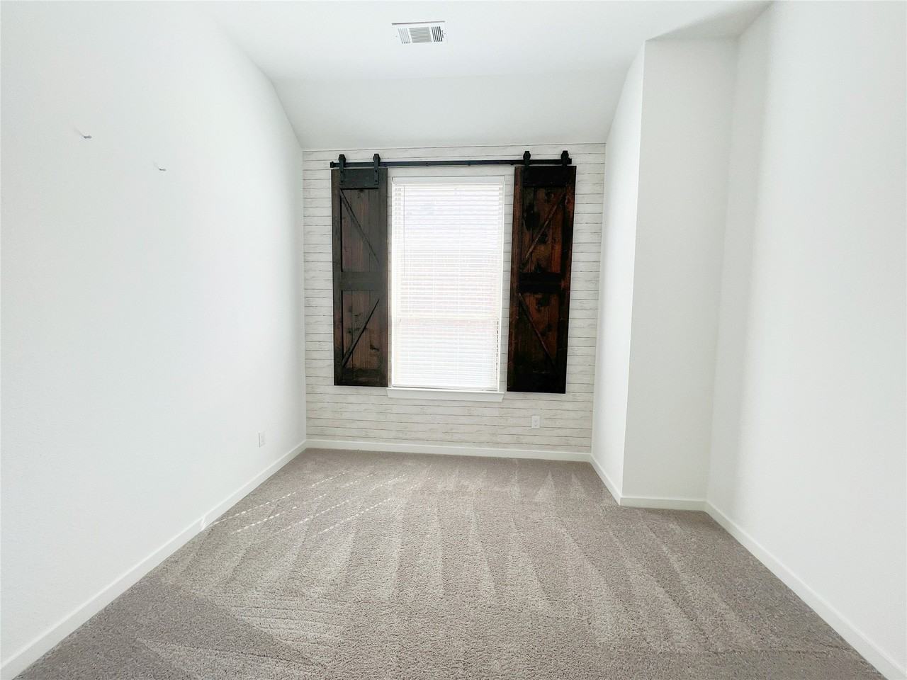 1120 Sheldon Dr - Photo 6 of 29