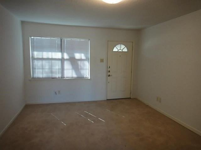 1801 Meadowcrest Dr - Photo 3 of 7