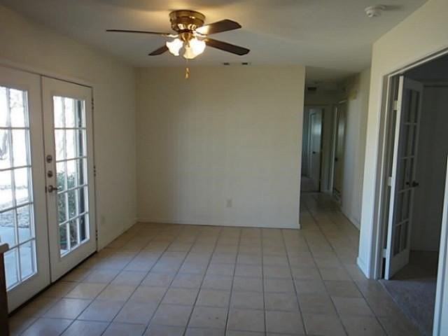 1801 Meadowcrest Dr - Photo 4 of 7