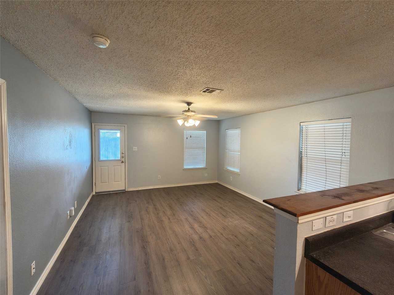 4854 Waterford Dr - Photo 3 of 21