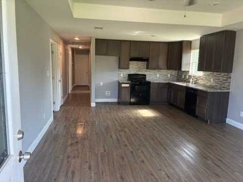 107 E Miller - Photo 4 of 11
