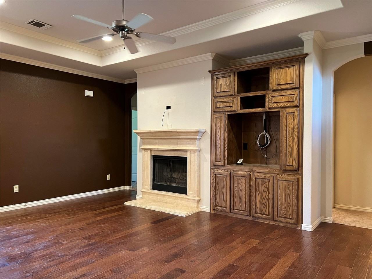 10625 Braewood Dr - Photo 3 of 17