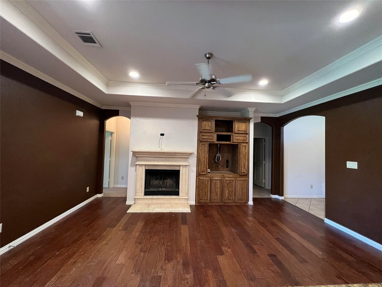 10625 Braewood Dr - Photo 4 of 17