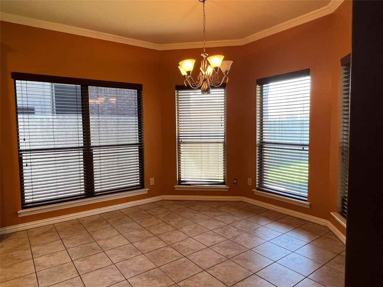 10625 Braewood Dr - Photo 7 of 14