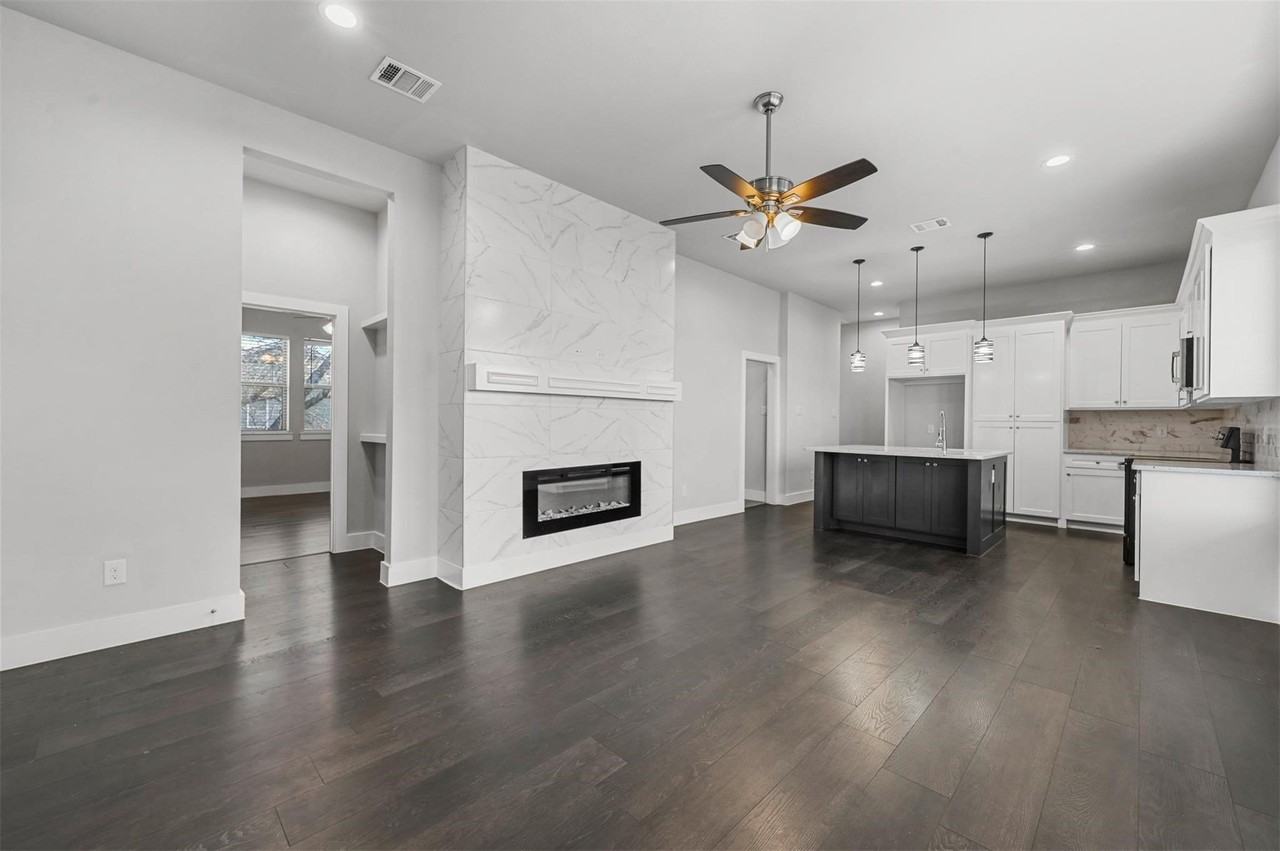 204 N Getzendaner St #2 - Photo 2 of 20