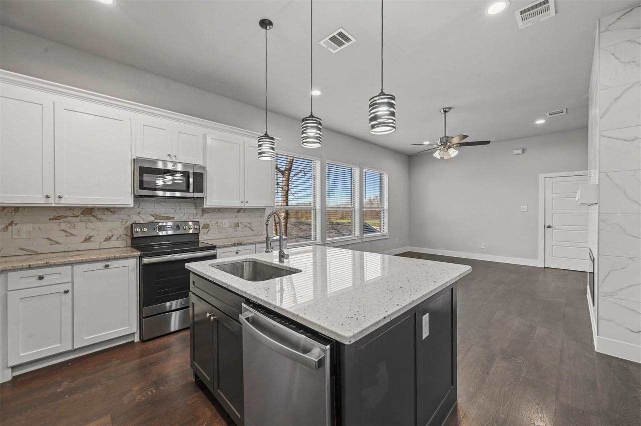 204 N Getzendaner St #2 - Photo 4 of 20