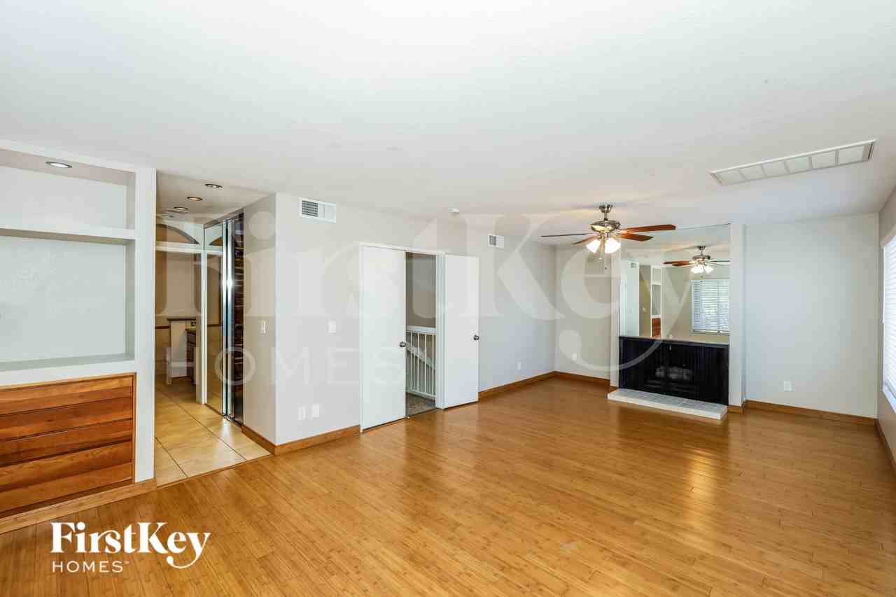 2406 El Cid Ct - Photo 5 of 19