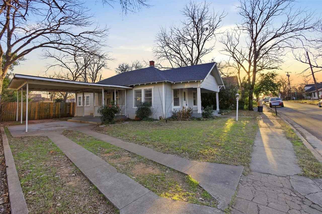 405 College St - Photo 3 of 24