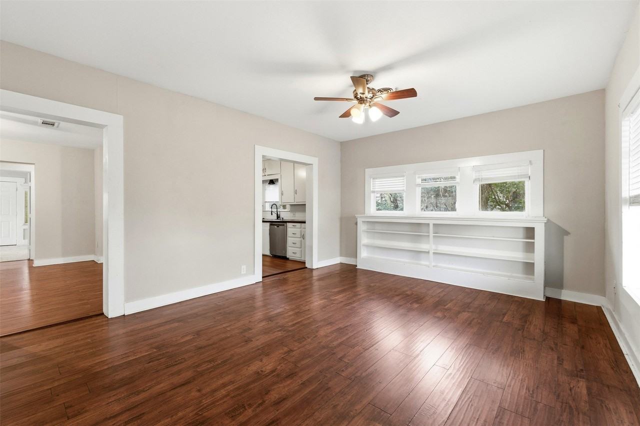 405 College St - Photo 4 of 24