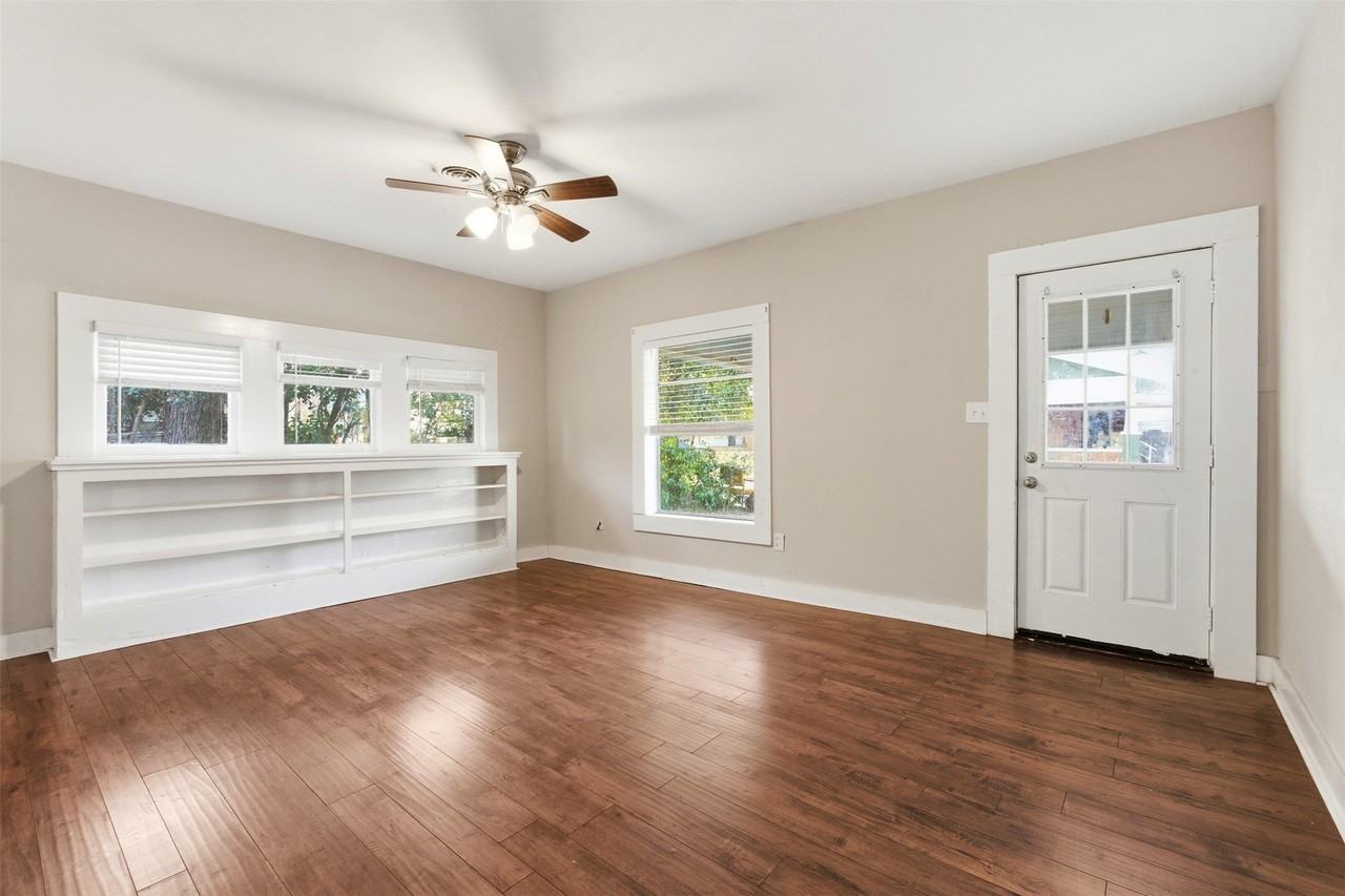 405 College St - Photo 5 of 24