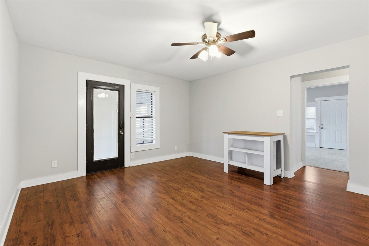 405 College St - Photo 7 of 24