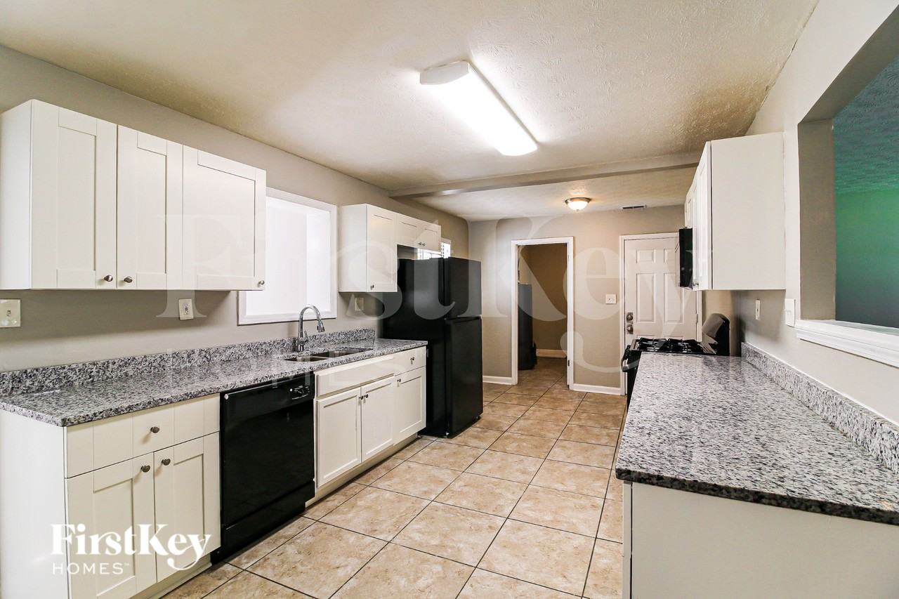 230 Montego Cir - Photo 6 of 19