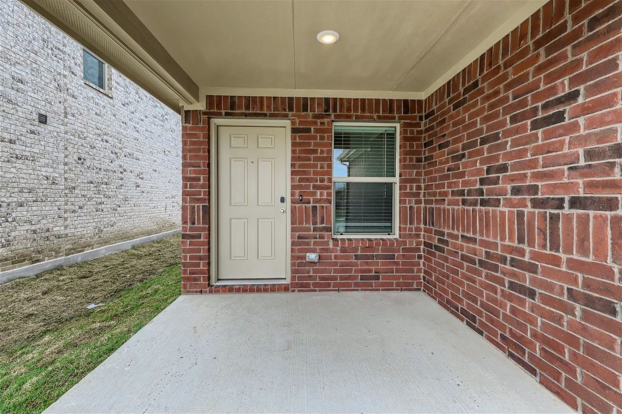 9236 Flowering Dogwood Ln - Photo 2 of 18