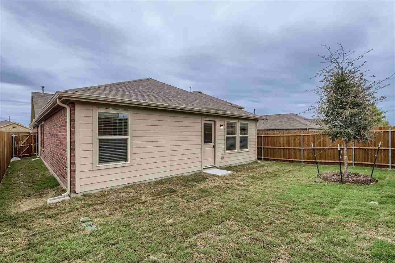 9236 Flowering Dogwood Ln - Photo 3 of 18