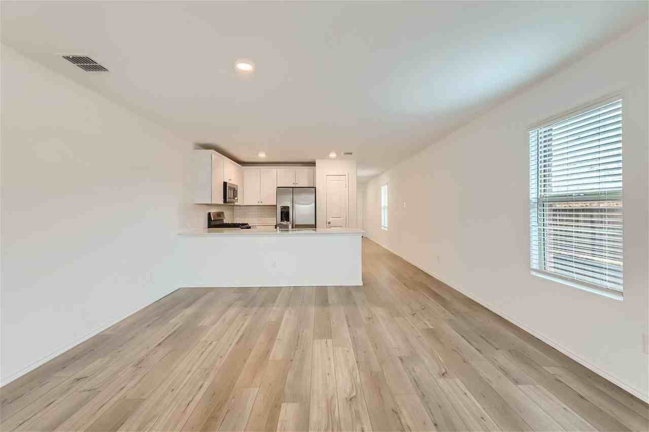 9236 Flowering Dogwood Ln - Photo 7 of 18