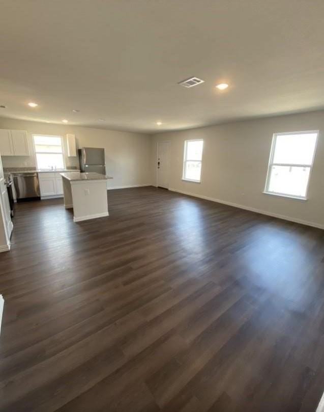 413 E Hull St - Photo 3 of 22