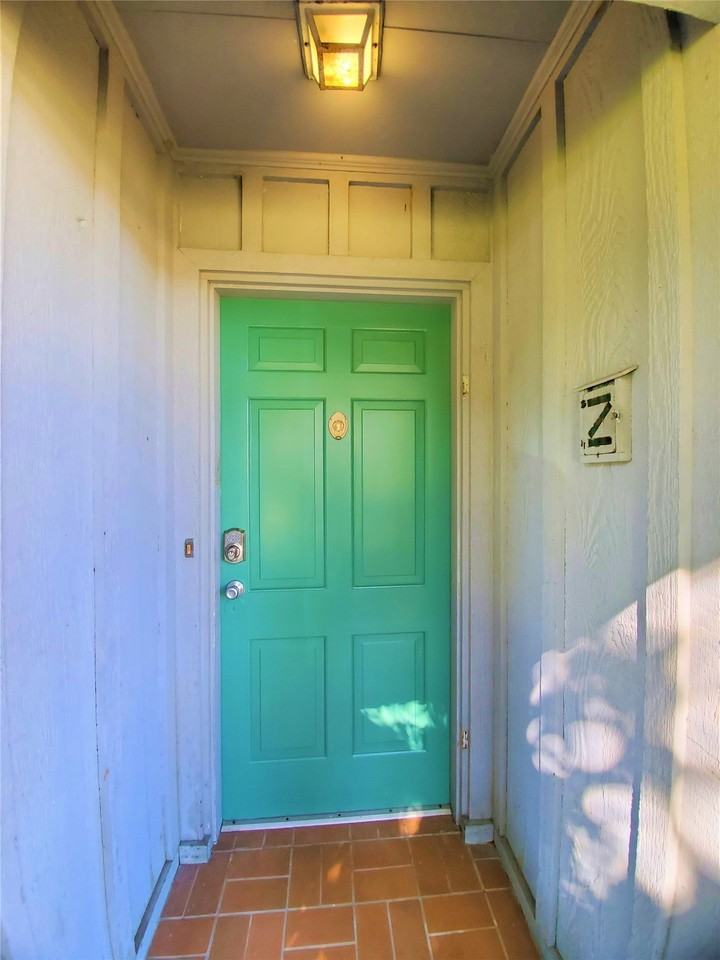 1200 Bryn Mawr Pl - Photo 4 of 40