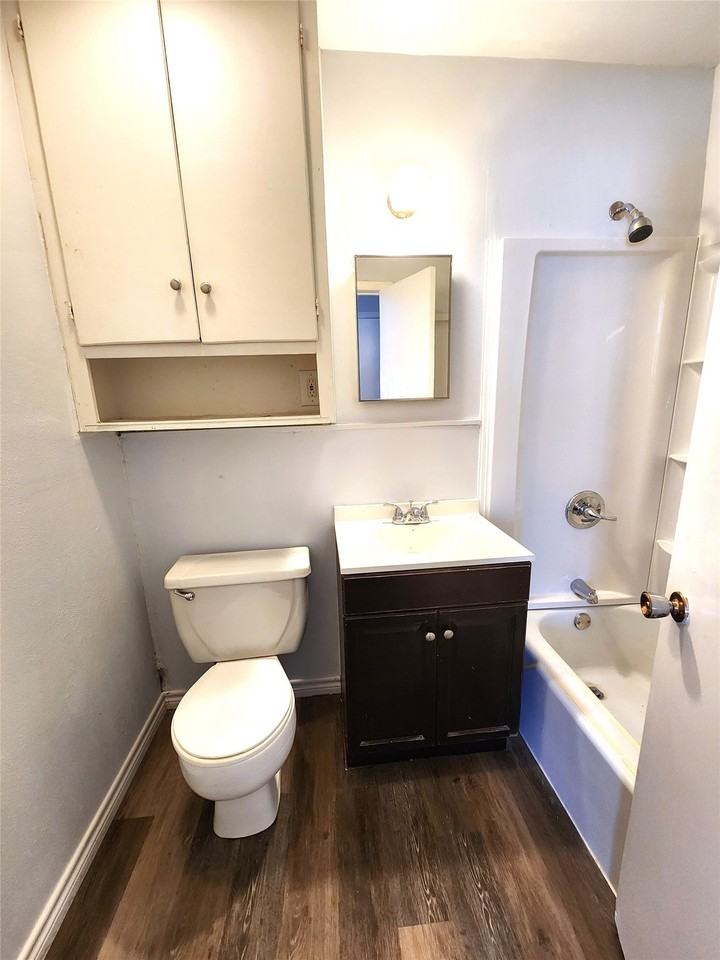 3604 Valley View Rd - Photo 3 of 13