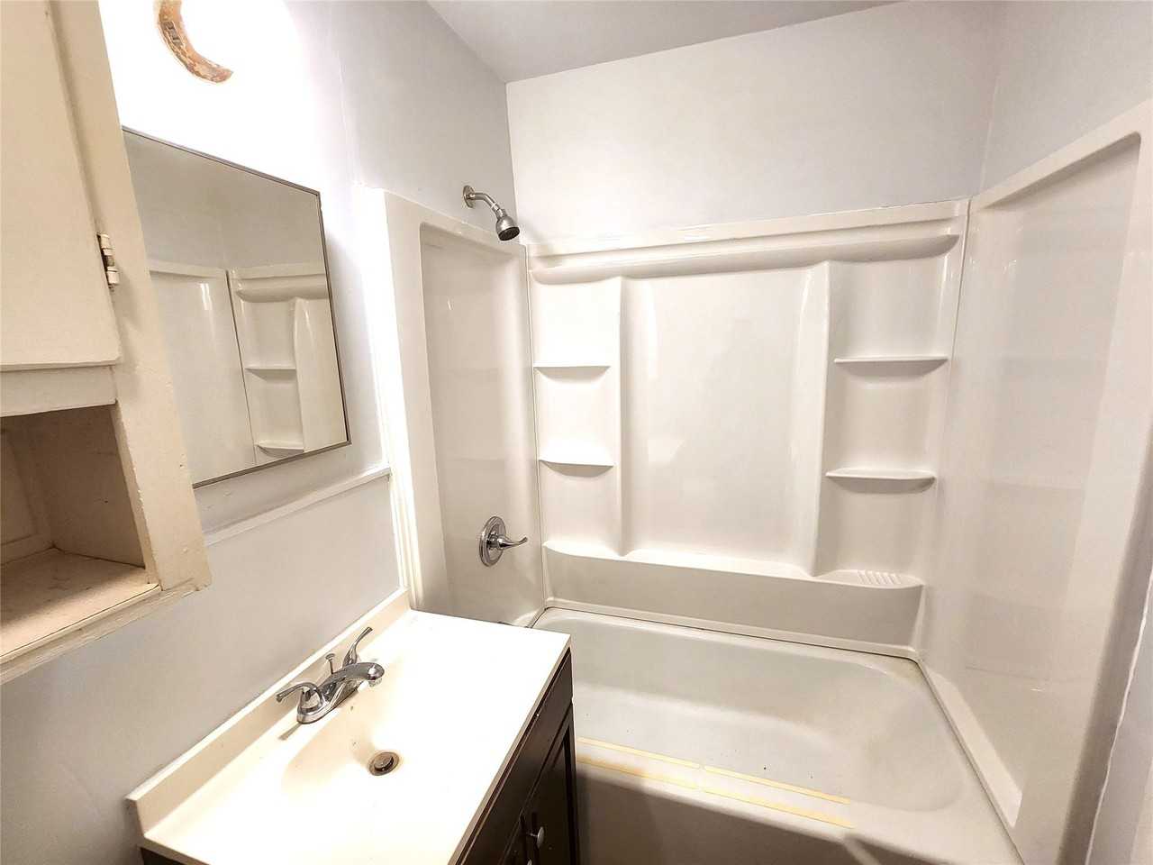 3604 Valley View Rd - Photo 4 of 13