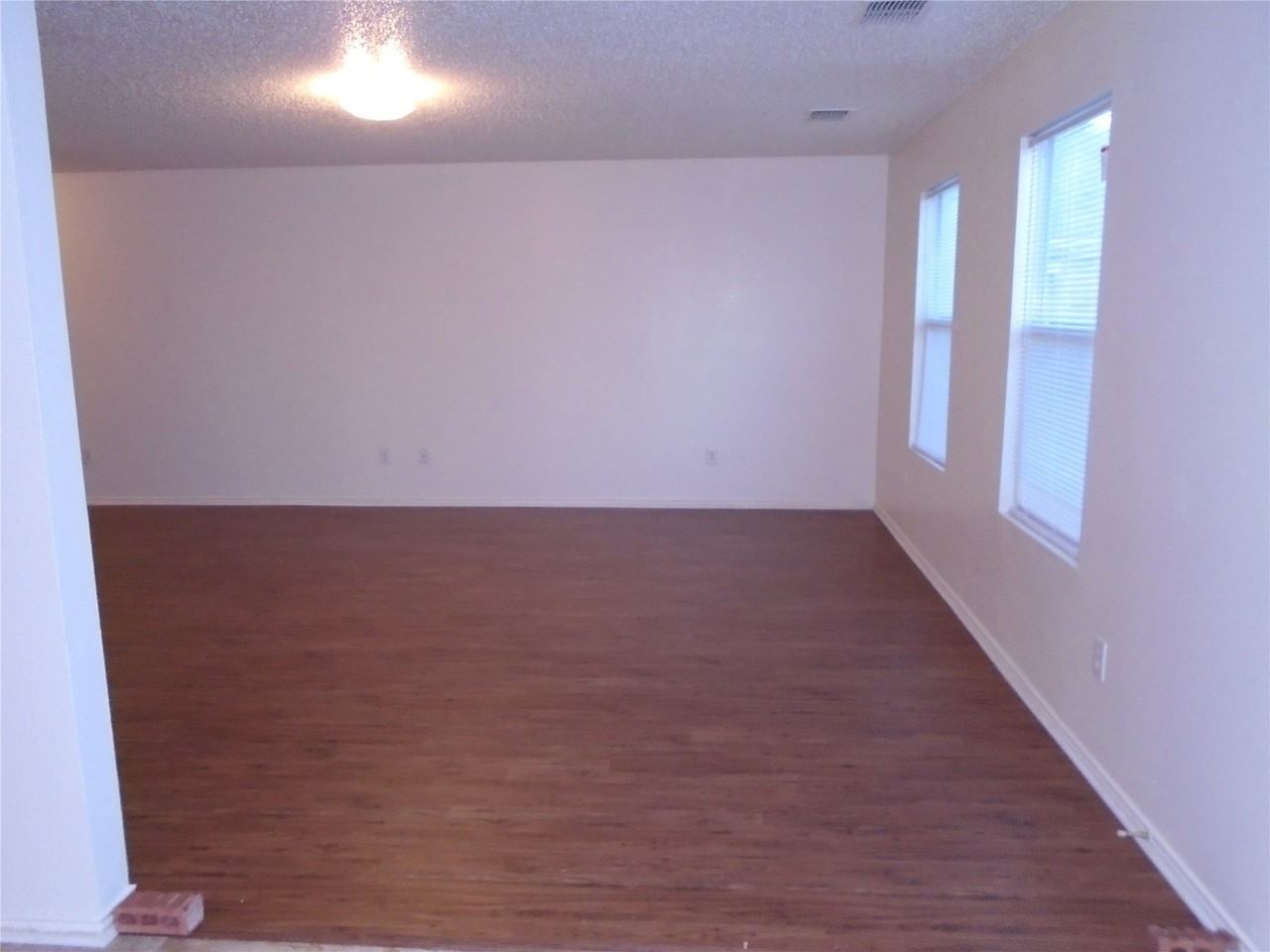 5008 Waterford Dr - Photo 4 of 28