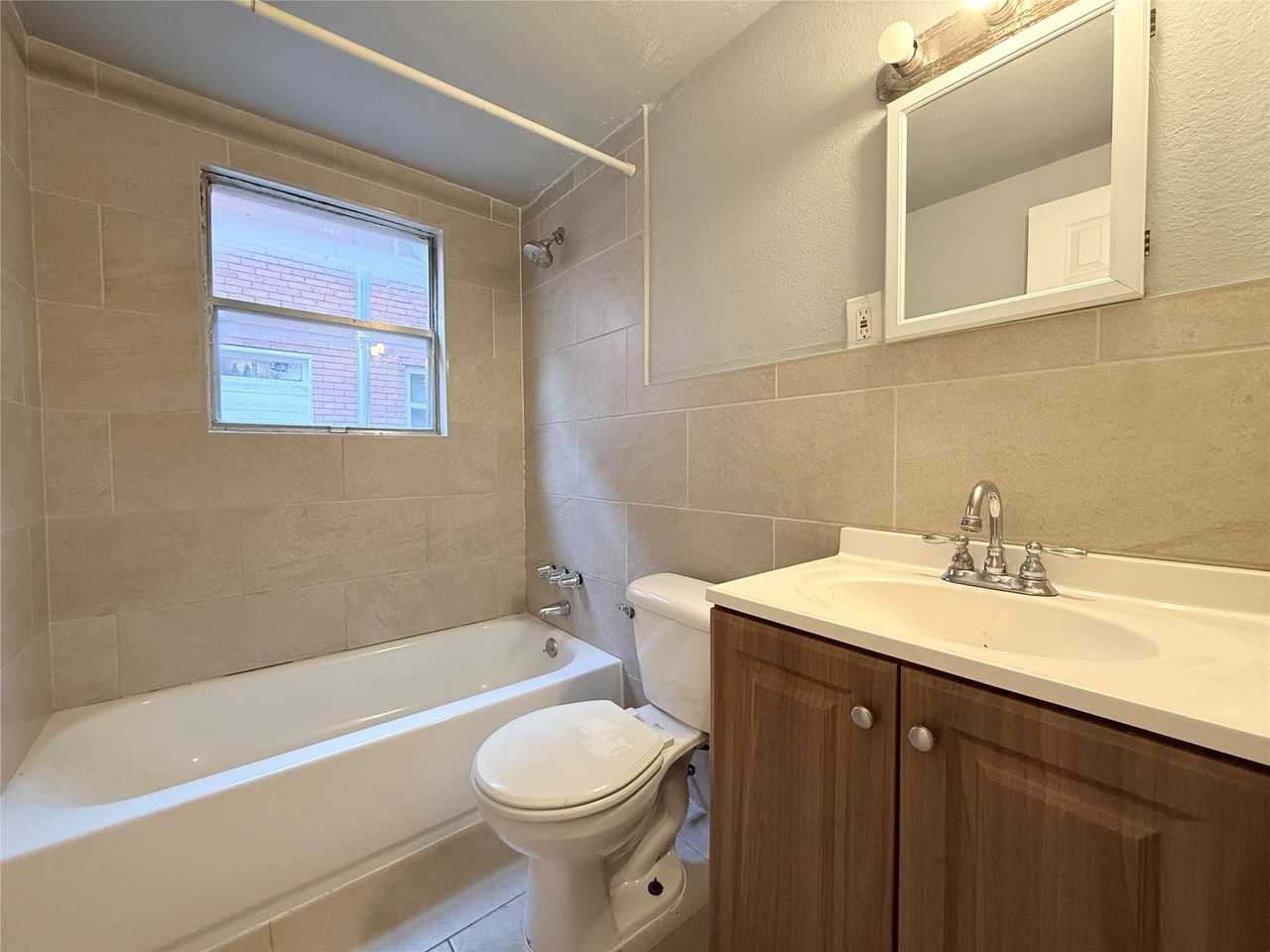 601 Francine Dr #B - Photo 6 of 8