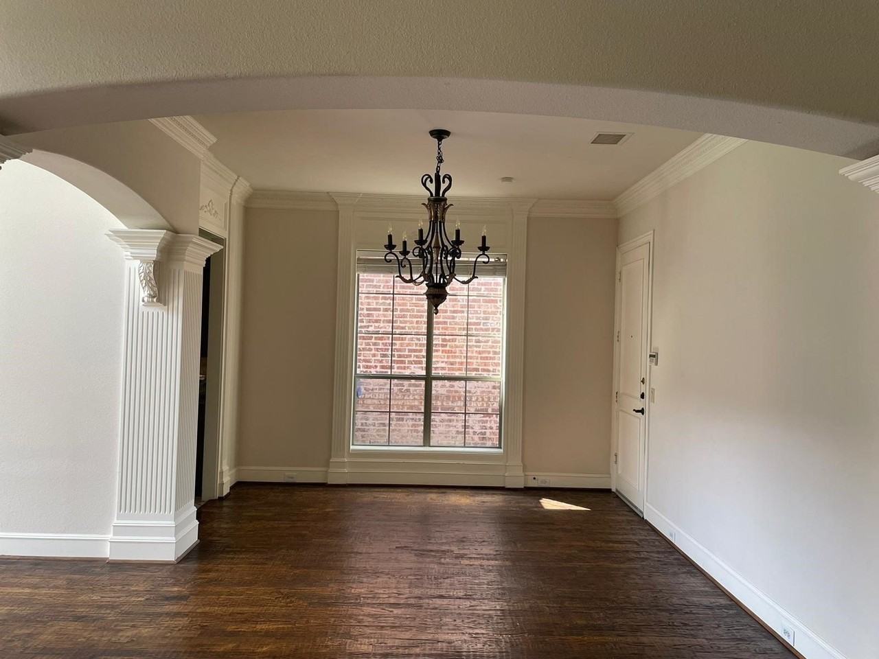 4419 Donegal Dr - Photo 3 of 14