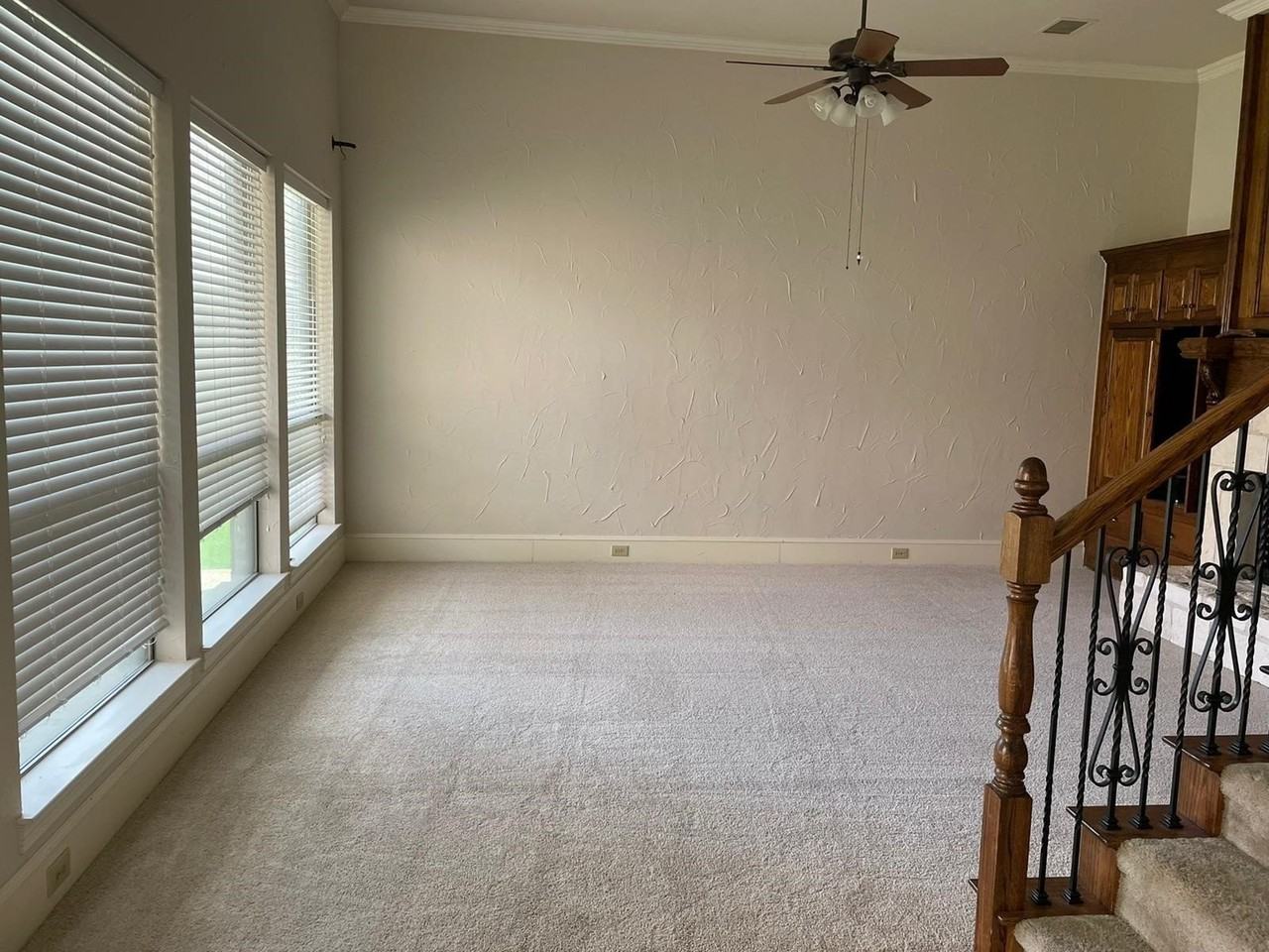 4419 Donegal Dr - Photo 4 of 14