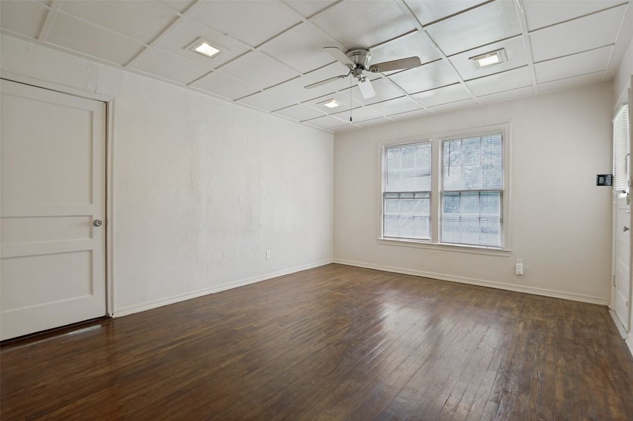 1106 Jackson St - Photo 6 of 12