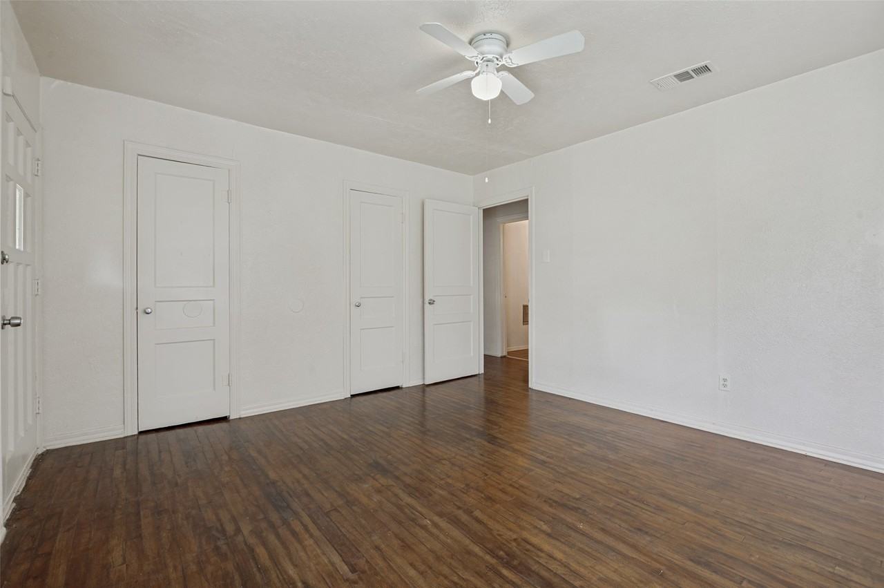 1106 Jackson St - Photo 7 of 12