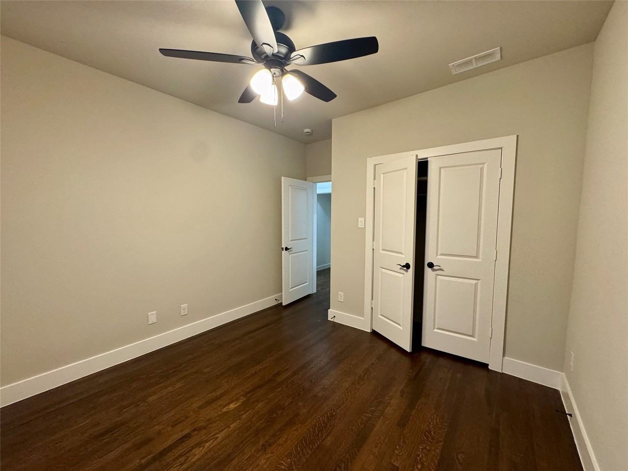 1810 Ramsey Ave - Photo 6 of 17