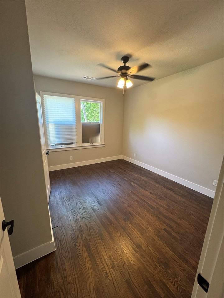 1810 Ramsey Ave - Photo 7 of 17