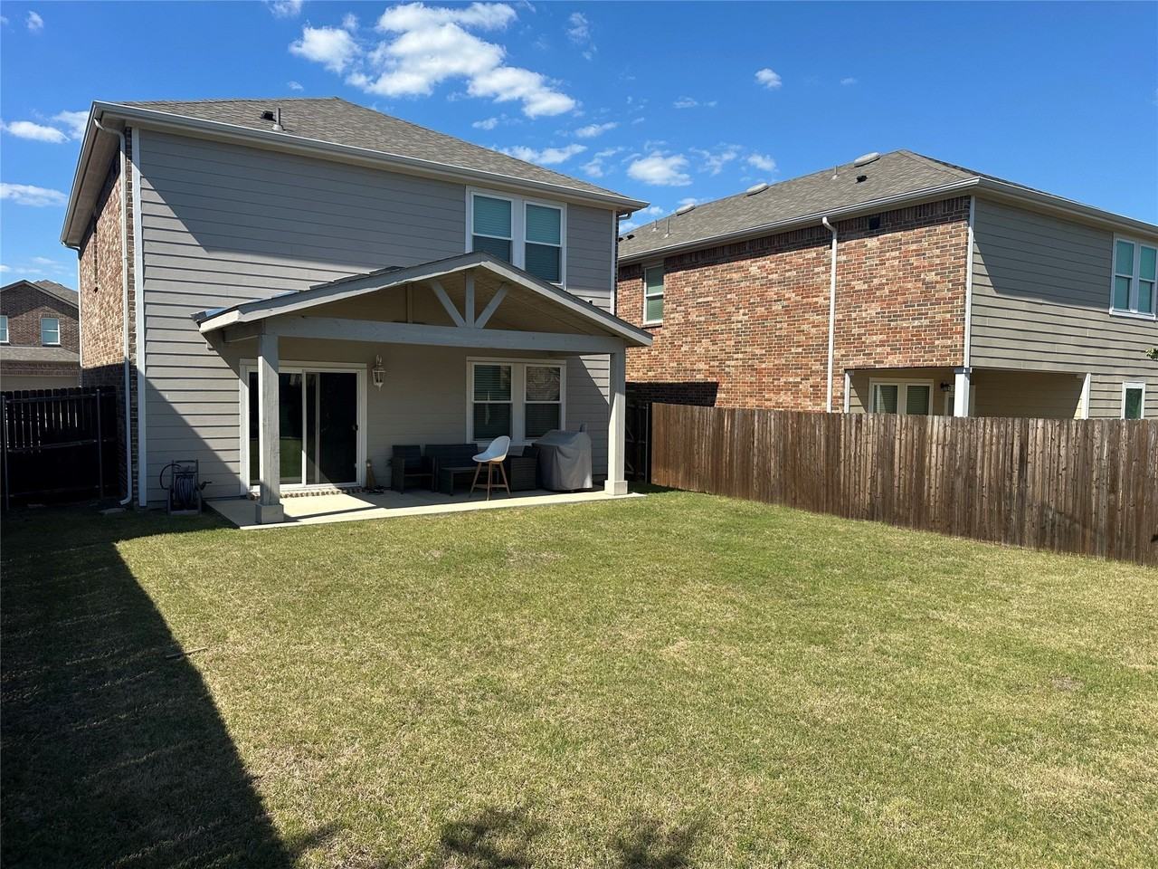 611 Colgate Cir - Photo 2 of 9