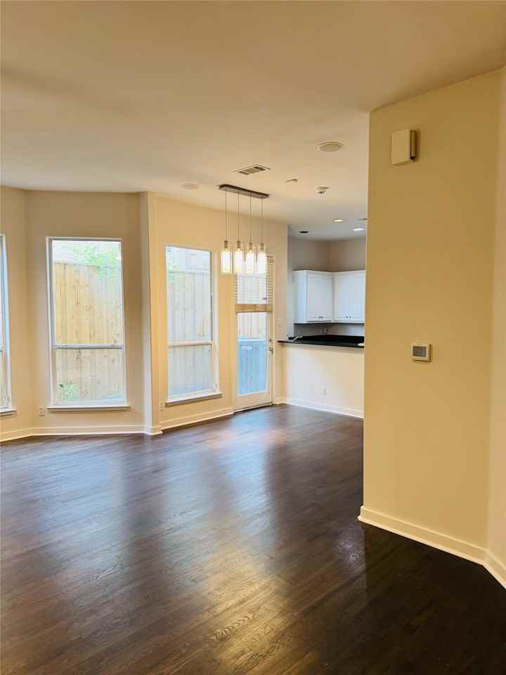 4119 Throckmorton St - Photo 5 of 18