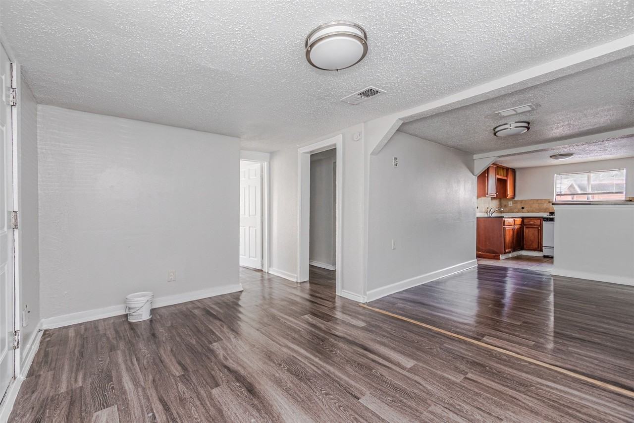 1520 Mcbroom St - Photo 4 of 22