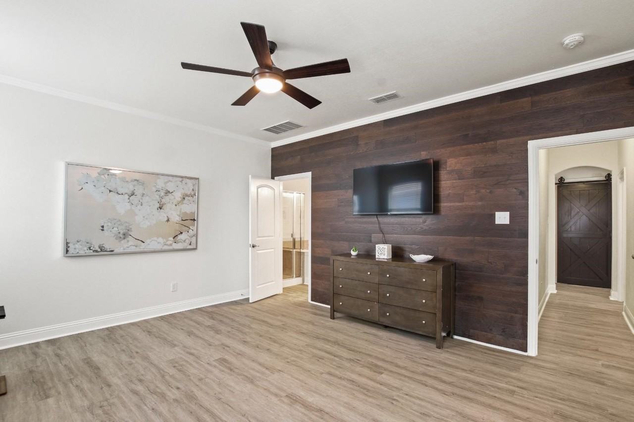 1509 Waterfall Ln - Photo 7 of 23