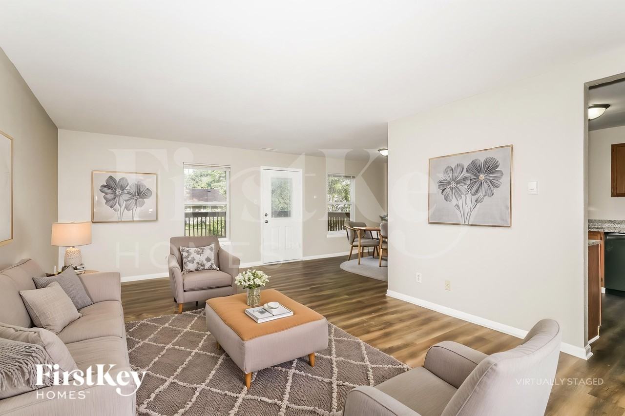16773 Lowell Dr - Photo 3 of 19