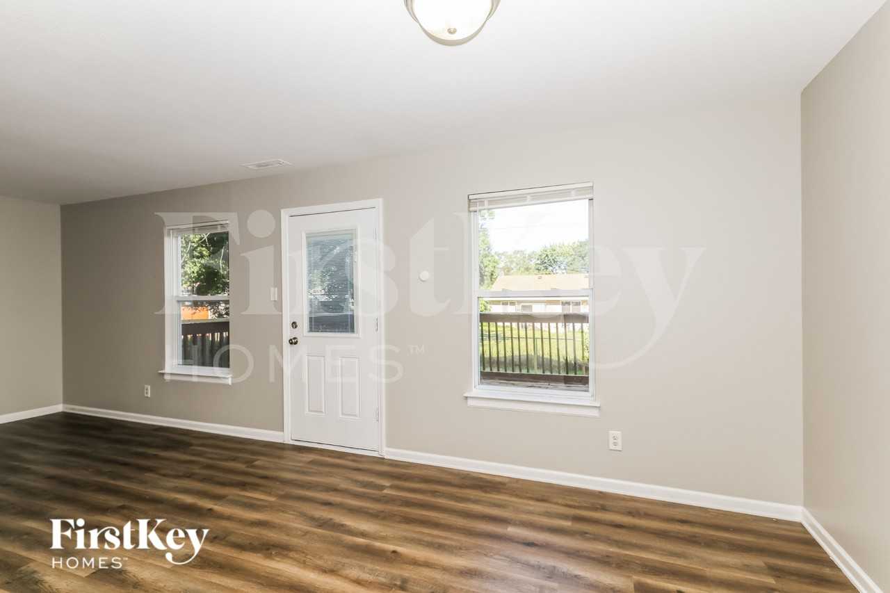 16773 Lowell Dr - Photo 5 of 19