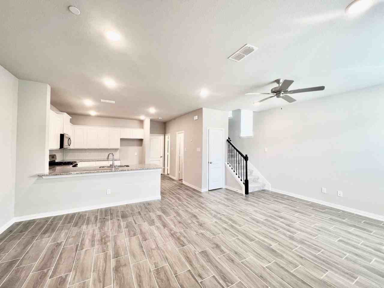3717 Malibu Dr - Photo 3 of 16