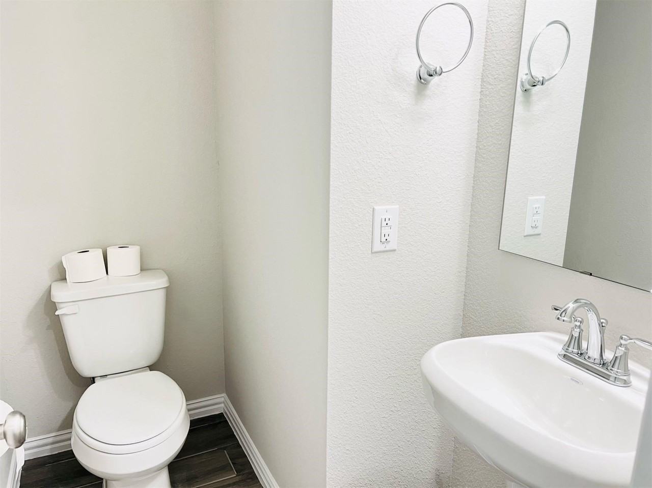 3717 Malibu Dr - Photo 5 of 16