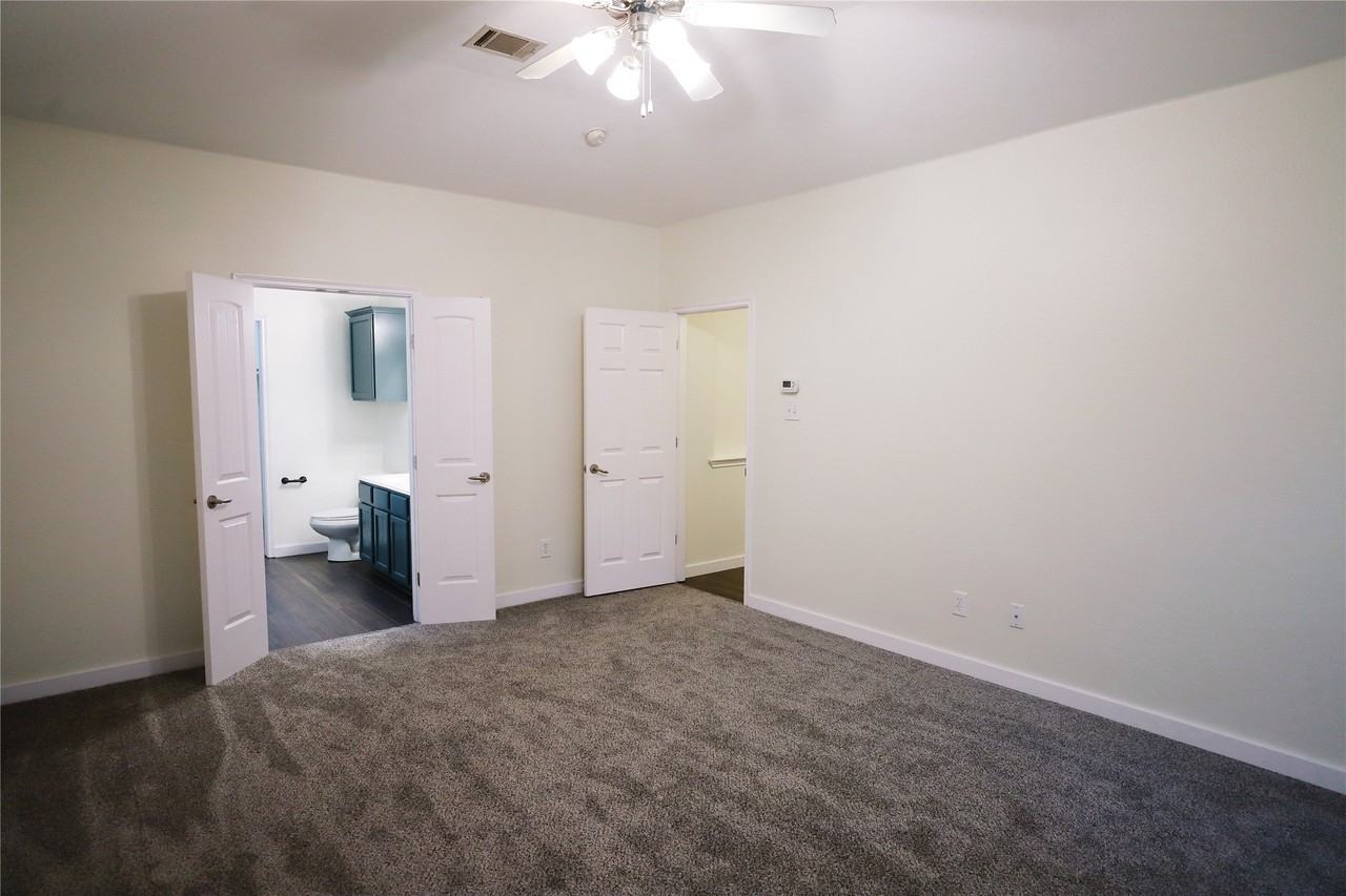 2221 Rodgers Ln - Photo 6 of 23