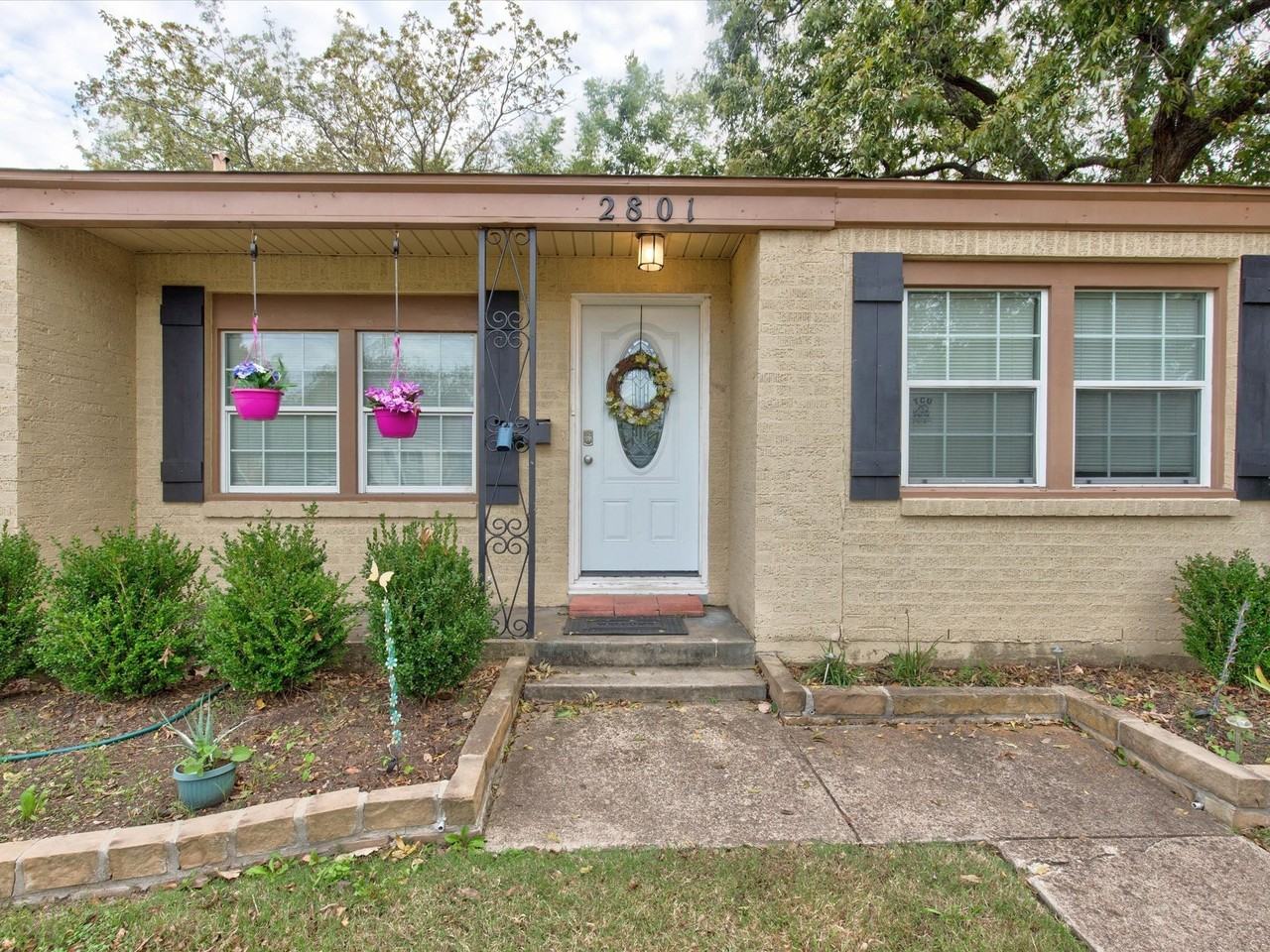 2801 W Biddison St - Photo 3 of 35