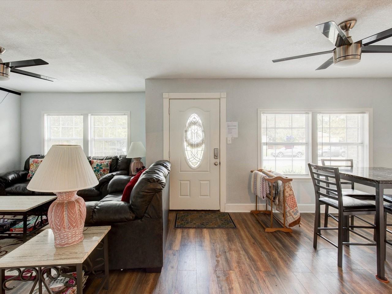 2801 W Biddison St - Photo 4 of 35